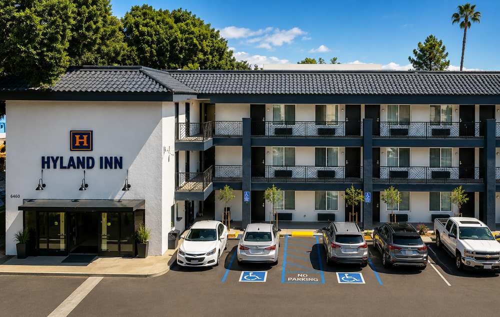 Hyland Inn Pasadena exterior with parking